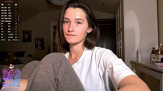 DarlineBrustera Pertunjukan Webcam