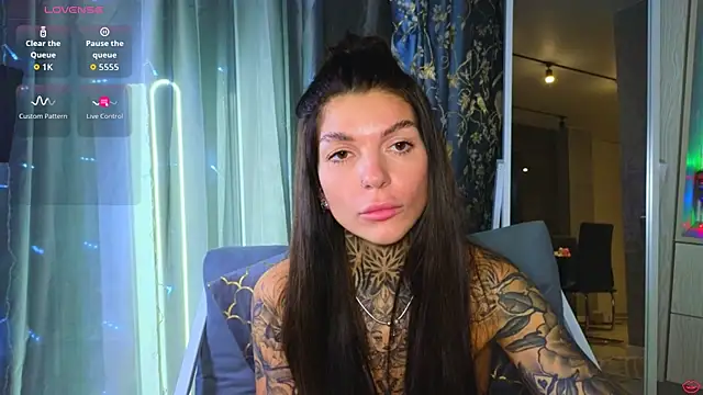 tattooedBabyy Adlı Modelin Canlı XXX Sohbeti