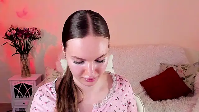 دردشة MishkaMe الجنسية المباشرة