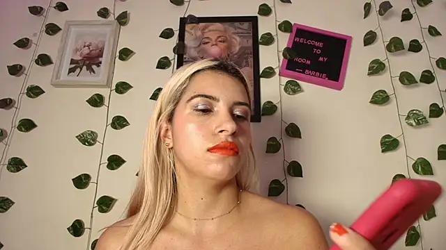 Chat +18 de Barbiie_98 ao vivo