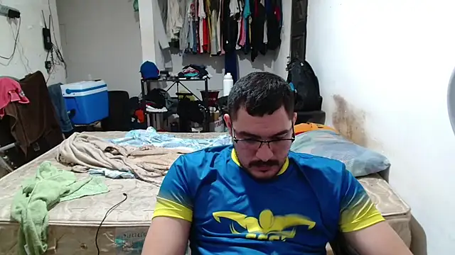 Leonino231 Adlı Modelin Canlı XXX Sohbeti