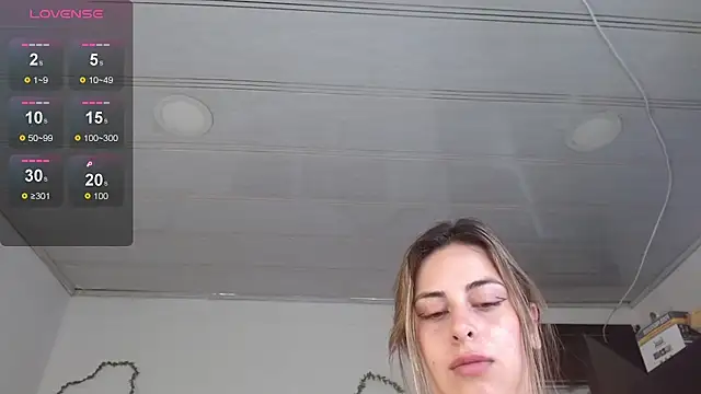 Tiina_hz Adlı Modelin Canlı XXX Sohbeti