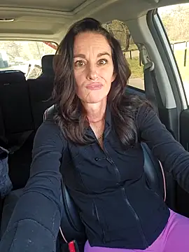 Chat +18 de Edens_Promise ao vivo