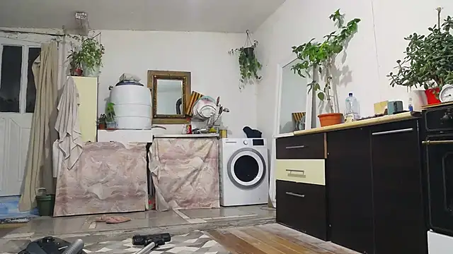 MellyBigLabiaOrgasmic Adlı Modelin Canlı XXX Sohbeti