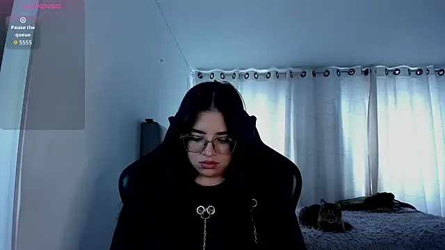 aliice_walker_ Adlı Modelin Canlı XXX Sohbeti