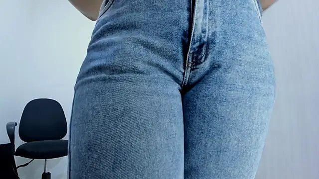 Amelia_Debora_Antonella live XXX chat