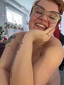 CurvesNChaosn Live XXX chat