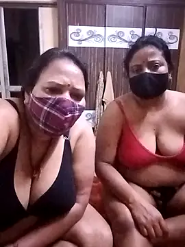 LoveOnStream webkamerás műsora