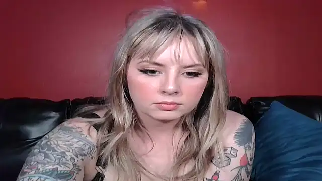 onesmittenkitten – Kamerová šou