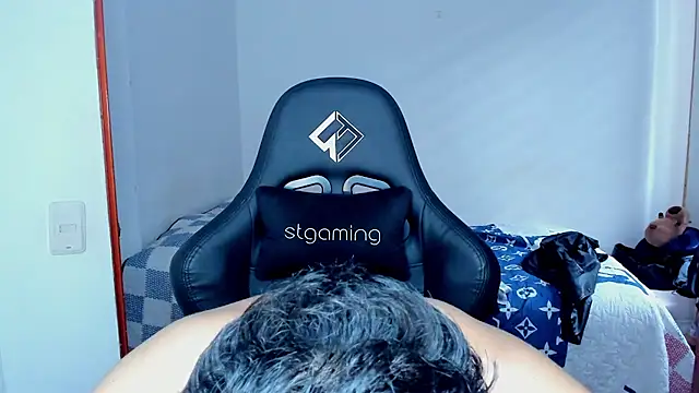 Tommy_Bred Pertunjukan Webcam