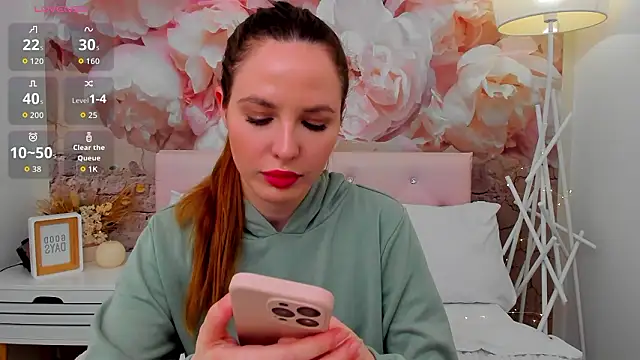 XXX chat uživo modela MonaRicci