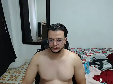 cloudsxxx Live XXX-Chat
