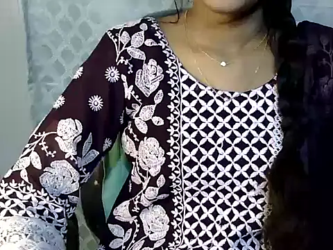 Shab_M Adlı Modelin Canlı XXX Sohbeti