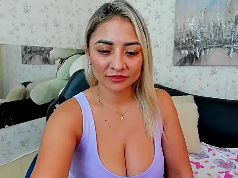 milf_bigass_ Chat XXX live