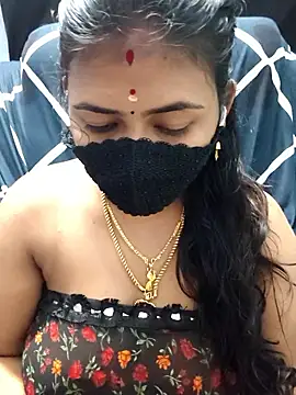 Tamil_Lotus Adlı Modelin Canlı XXX Sohbeti