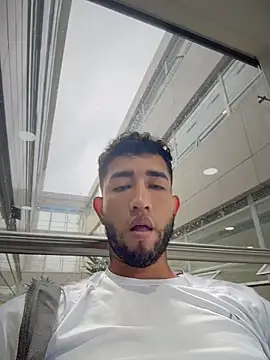 liam_bronw 即時 XXX 聊天