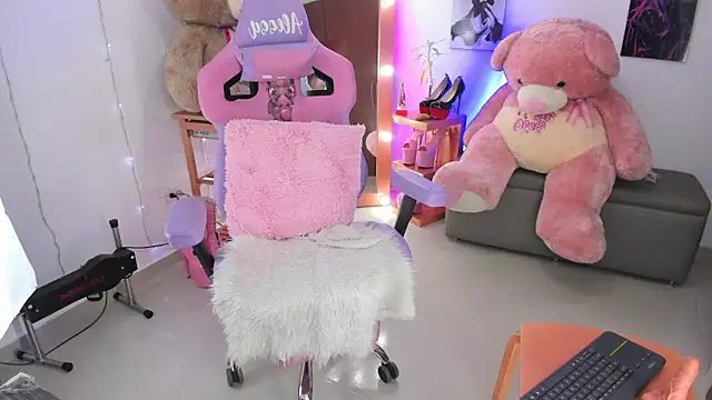 alessandrathedoll 现场XXX聊天