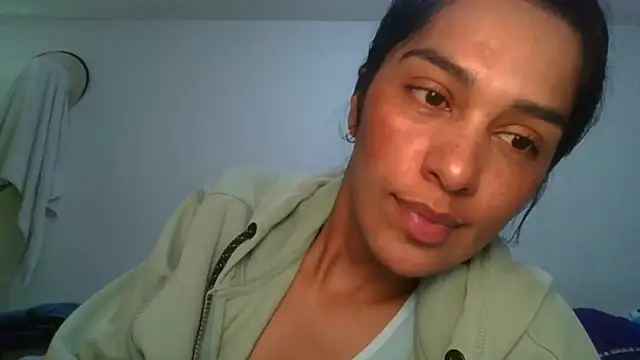 Juanabrunette7's Live XXX Chat