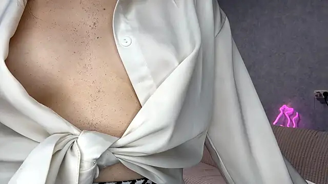 Lia_rise 即時 XXX 聊天