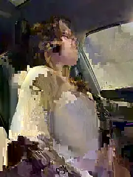 -AngelAri-'s Live XXX Chat