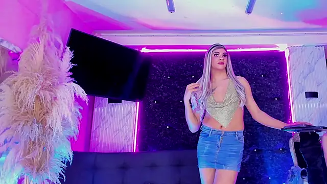 Queens_Wonders_Blonders – Live XXX-chat