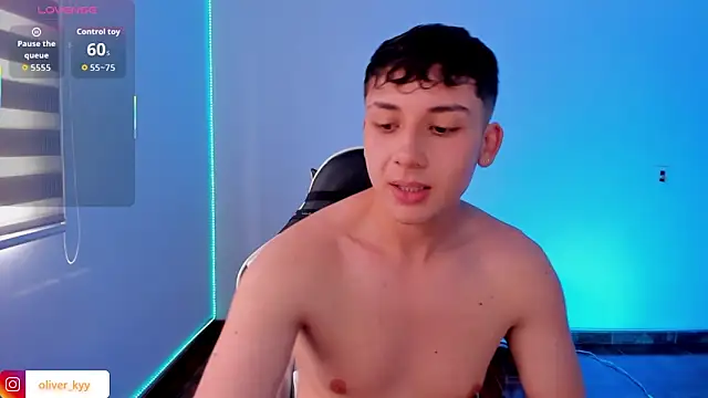 Chat XXX ao vivo de oliver_kyy