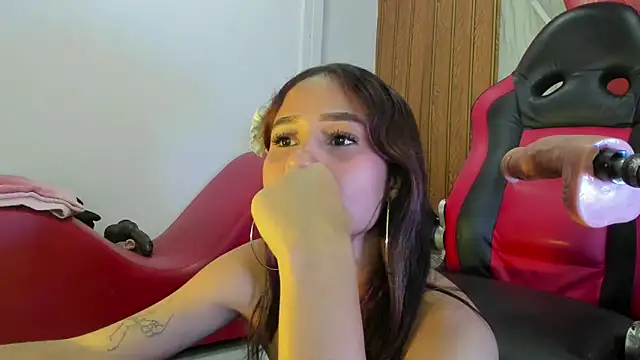 MarianaManzur Chat XXX live