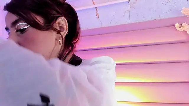 Evangelyne_1 Adlı Modelin Canlı XXX Sohbeti