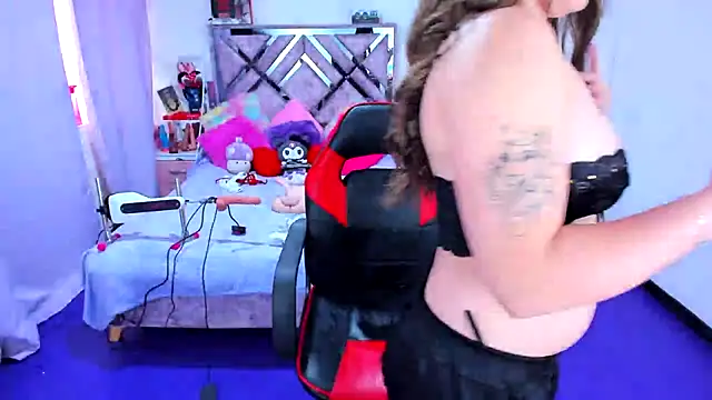 XXX chat uživo modela Luna_Analya