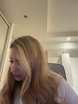 YaaraCollins Webcam show