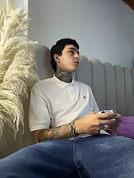 samm4044 Adlı Modelin Web Kamerası Şovu