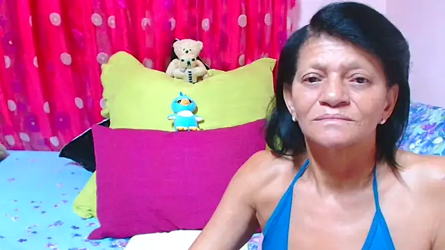 SLUTTYROXY élő XXX-chatje