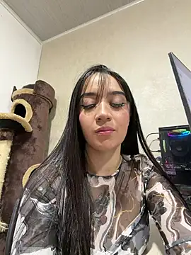 Chat XXX en directo de EmmyEvans1