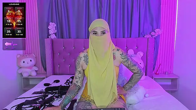 Nayla-Mouna Adlı Modelin Canlı XXX Sohbeti