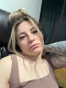 Živý XXX chat Rania_Stitch