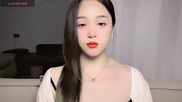 woaiqinqin Adlı Modelin Canlı XXX Sohbeti