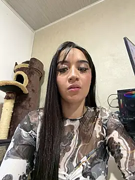 EmmyEvans1 live XXX chat