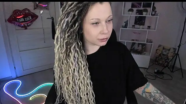 HoneySallyMoore Chat XXX in diretta