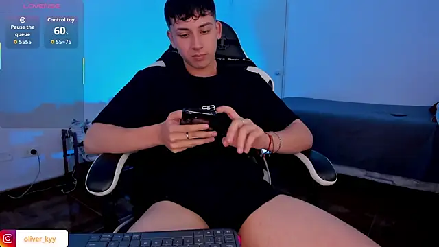 Chat XXX ao vivo de oliver_kyy