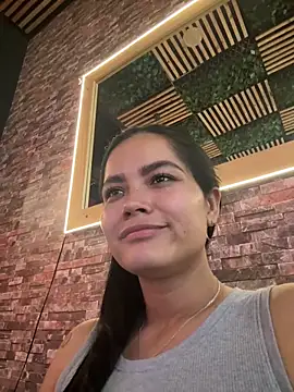 scarlet-kennedy98 Adlı Modelin Canlı XXX Sohbeti