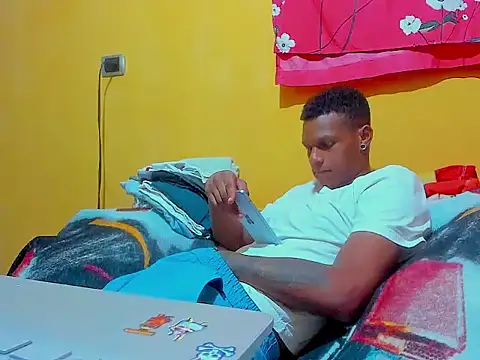 Show modela aunstin_farid1 na web-kameri