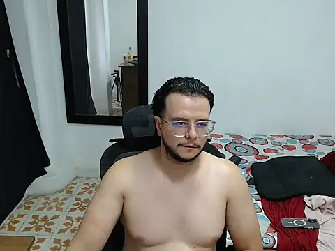 cloudsxxx élő XXX-chatje