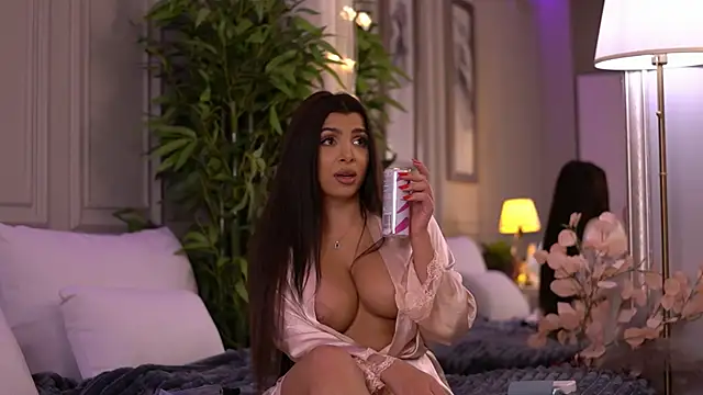 NicoleCellini Chat XXX live