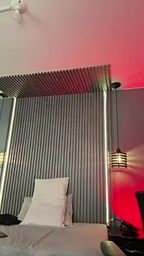 Chat XXX Live MiaPetit_