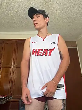 ChicoMaloFfF 现场XXX聊天