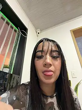 EmmyEvans1のライブXXXチャット