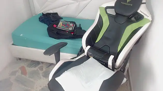 Liarr_: онлайн-секс-чат