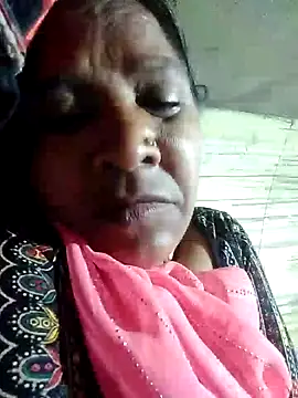 Loomaraj 网络视讯表演