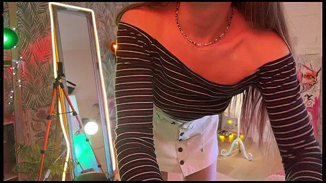 XXX chat uživo modela altertyan