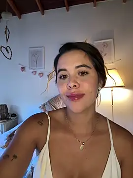 Emilia_Bakerr Show Webcam